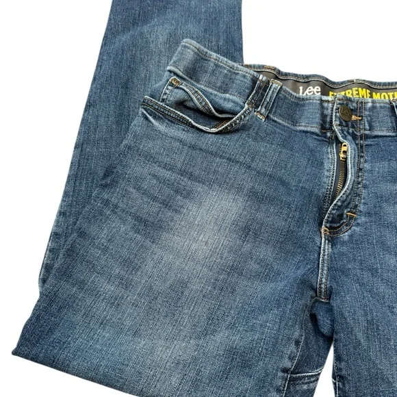 EUC Lee Men's Blue Jeans - Picture 2 of 9